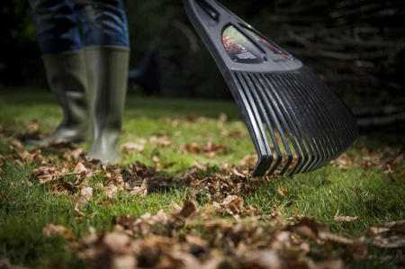 FISKARS Grabie do liści trawy SOLID XL lekkie 27 zębów 1015645 135090