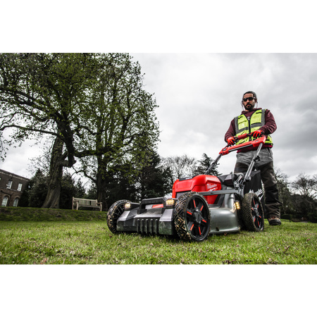Milwaukee  M18 FUEL™ Kosiarka z napędem 53 cm na dwa akumulatory