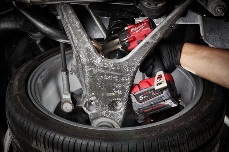 Zestaw 6 narzędzi akumulatorowych PowerPack Milwaukee M18 FPP6F3-502B M18 FPD3 + M18 FIW2F12 + M18 CCS55 + M18 FSZ + M18 FSAG125X + M18 TLED-0 18V 2x5Ah