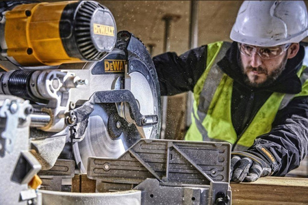 Piła ukośnica DeWalt DWS780 1675 W 305 mm