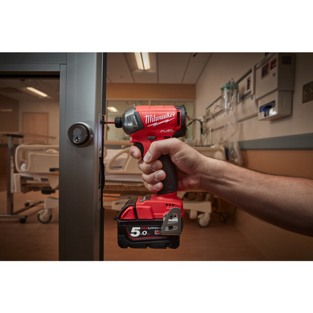 Milwaukee M18 FUEL™ SURGE™ Zakrętarka udarowa ¼″ Hex