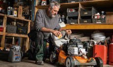 Olej do Mieszanki STIHL HP 1L z Dozownikiem Czerwony Dwusuwowy Paliwa