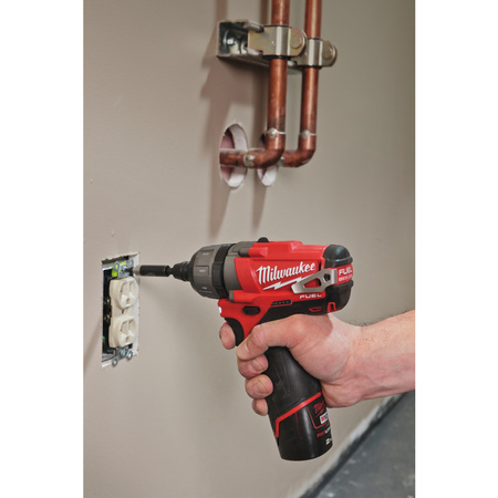 Milwaukee M12 FUEL™ Subkompaktowa 2-biegowa zakrętarka