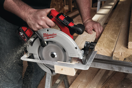 Milwaukee M18™ Bezszczotkowa pilarka tarczowa 66mm do drewna i tworzyw sztucznych