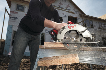 Milwaukee M18™ Bezszczotkowa pilarka tarczowa 66mm do drewna i tworzyw sztucznych