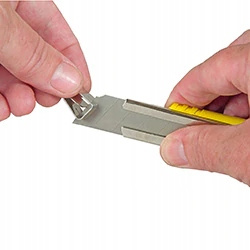 Nóż Tapeciak Fatmax 9mm Samoblokujący STANLEY